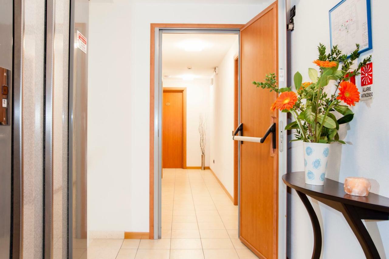 Residence Cigno Rimini Eksteriør billede